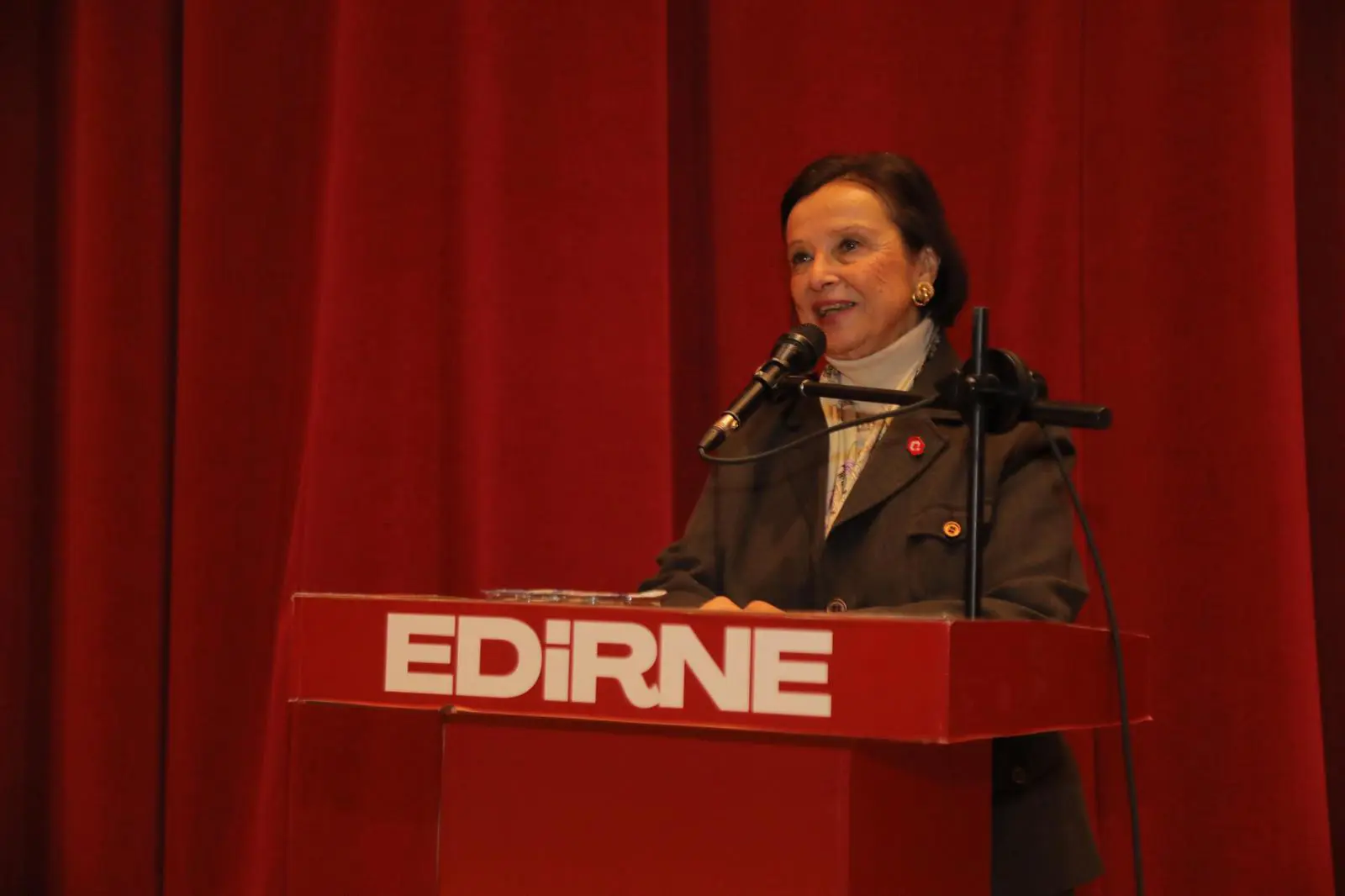  TÜRKİYE’NİN İLK KADIN VALİSİ LALE AYTAMAN VE EDİRNE’NİN İLK KADIN BELEDİYE BAŞKANI FİLİZ GENCAN BİR ARAYA GELDİ  galeri görseli